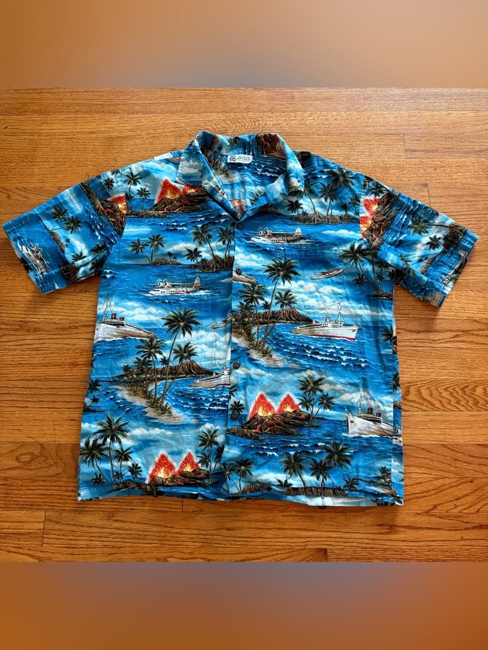 VTG Aloha Republic Hawaiian Shirt Hawaii USA ships planes palm trees volcanoes